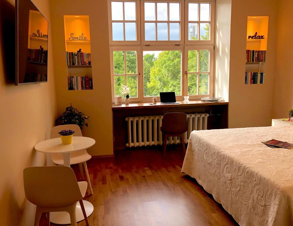 Centrally Located Apartment Overlooking Vermanes Park Ryga Zewnętrze zdjęcie